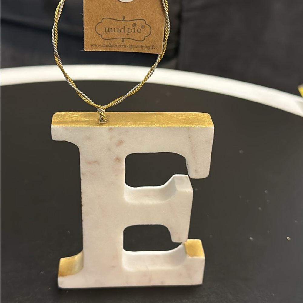 Initial ‘E’ mud pie brand stone ornament
